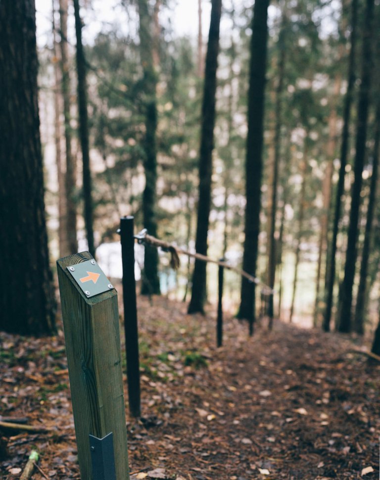 Stačiausiose tako ruožuose it kalnuose teks laikytis už virvės.
