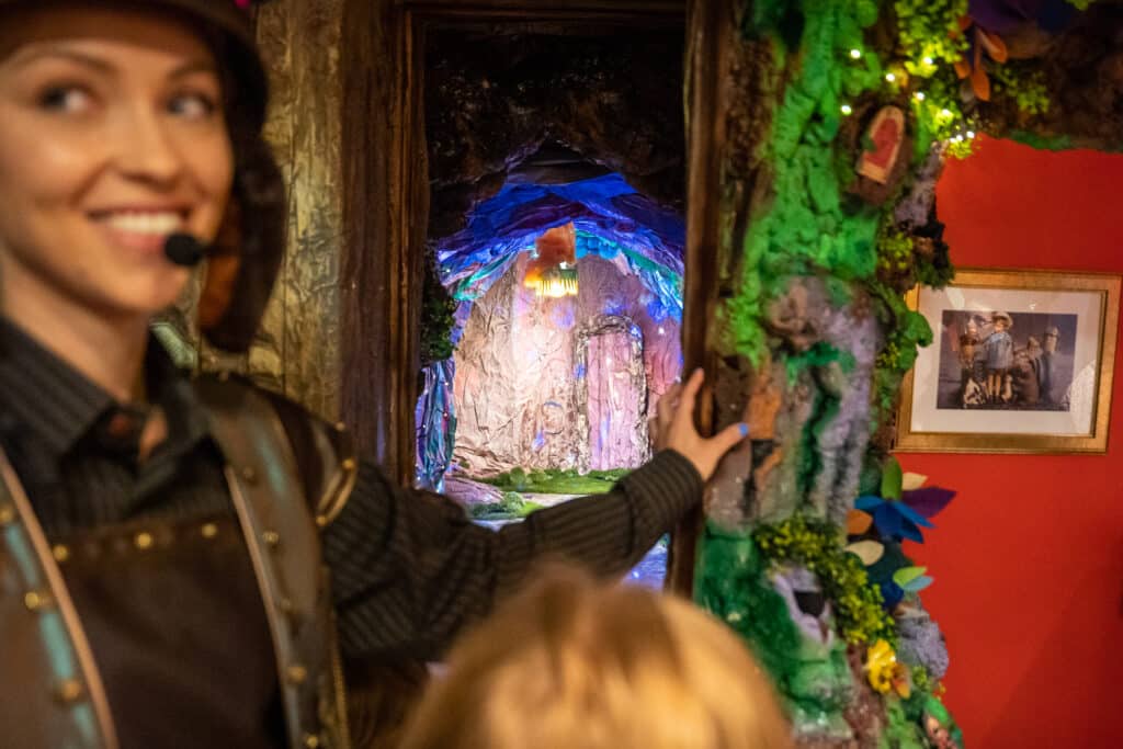 Meškinų muziejus ,,PLUSHY B55" (aut. MoonPhotography)