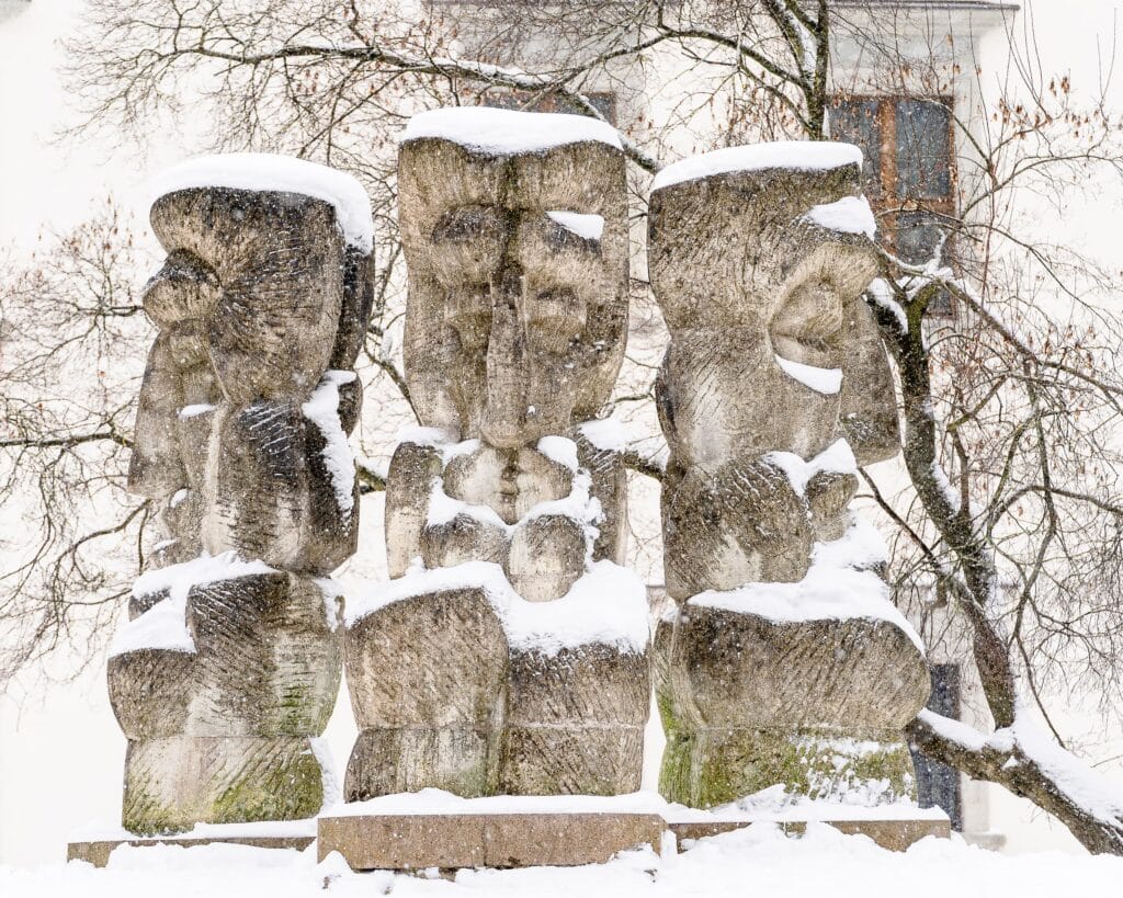 Vlado Vildžiūno skulptūra „Lietuviška baladė“