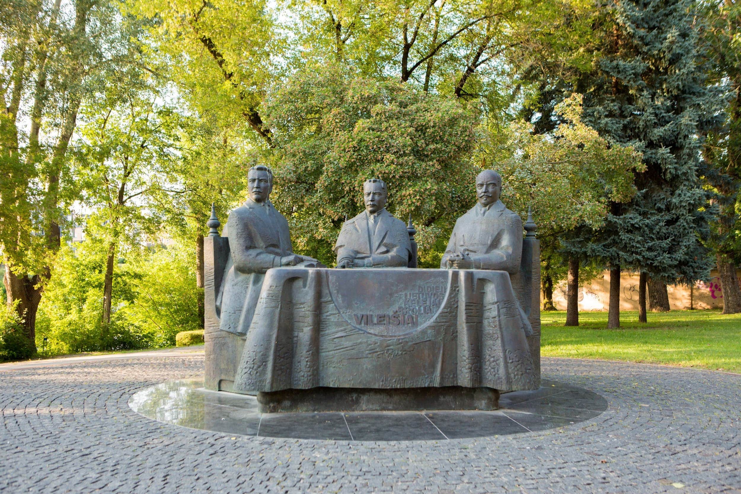 Paminklas broliams Vileišiams (V. Ribokaitės nuotr.)