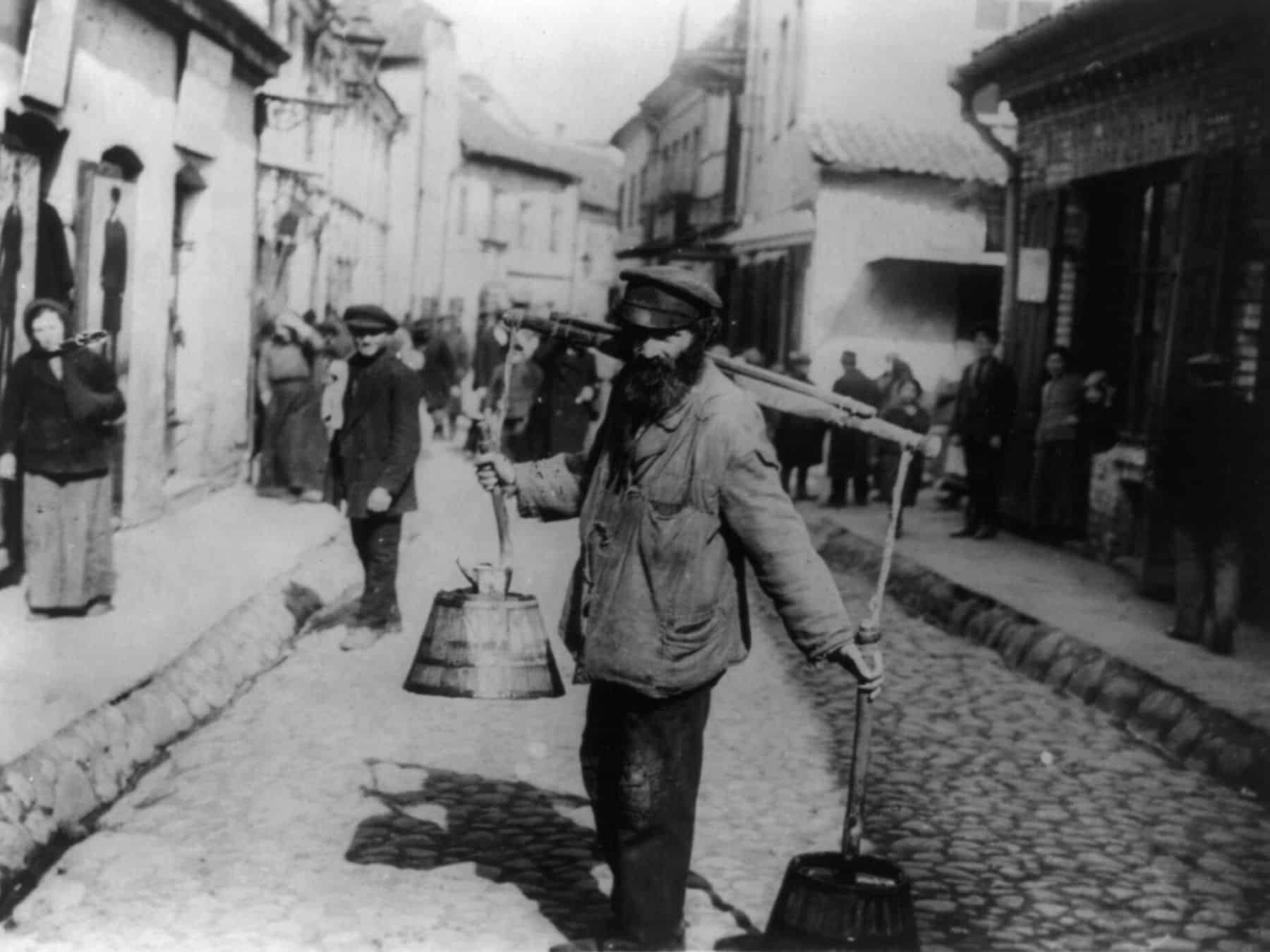 Vandens nešėjas_Frank Carpenter, 1922 m., LOC